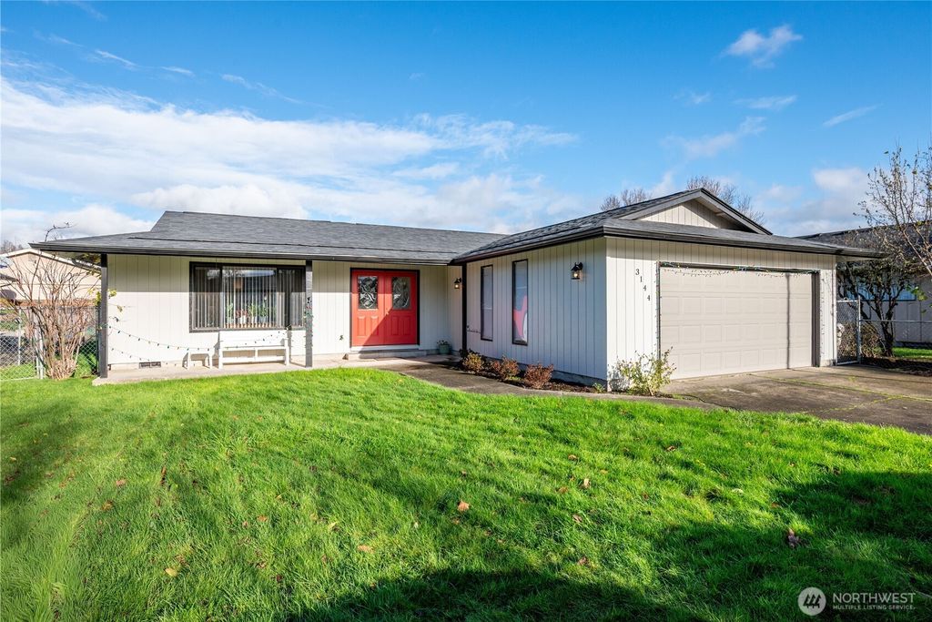 Photo of 3144 Marigold Street, Longview, WA 98632 (MLS # 2463357)