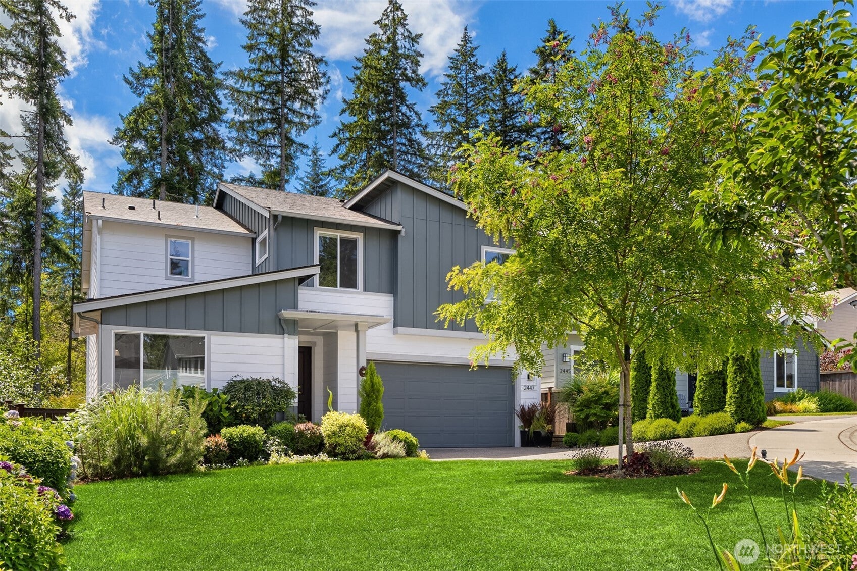2447 NE Athlon Court