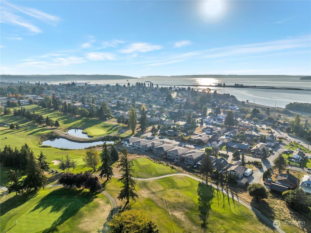 Photo of 419 Rockefeller Avenue, Everett, WA 98201 (MLS # 2039627)