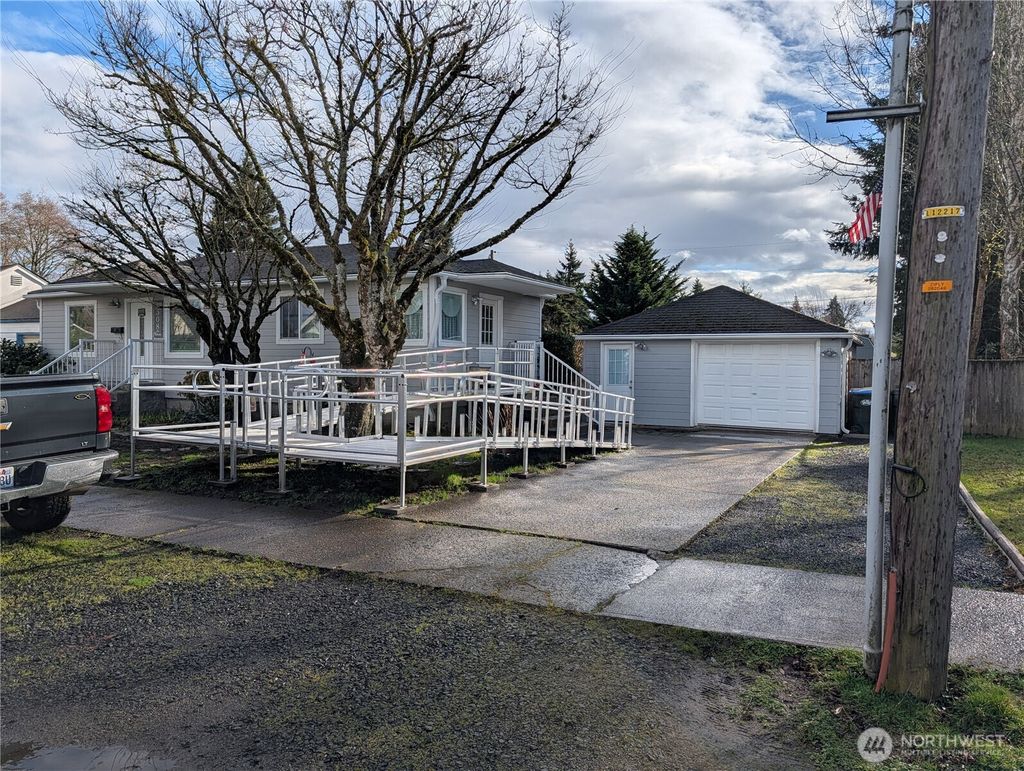 Photo of 508 Jefferson Street, Centralia, WA 98531 (MLS # 2477905)