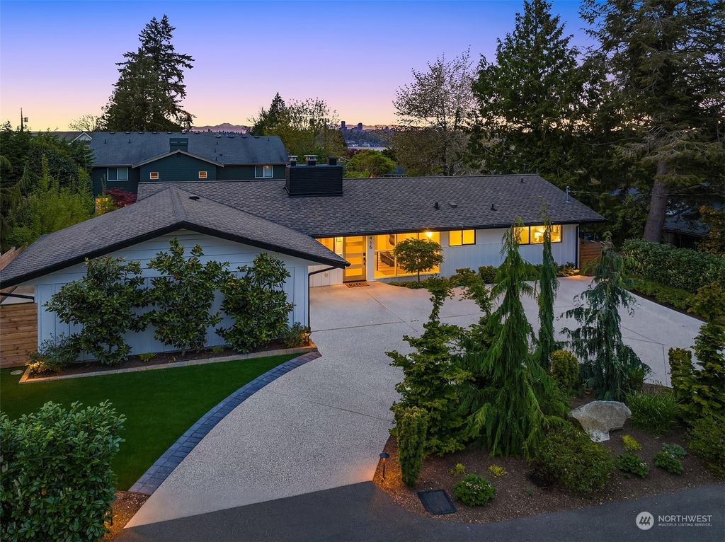 Photo of 2415 71st Avenue SE, Mercer Island, WA 98040 (MLS # 2062197)