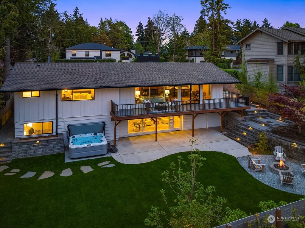 Photo of 2415 71st Avenue SE, Mercer Island, WA 98040 (MLS # 2062197)
