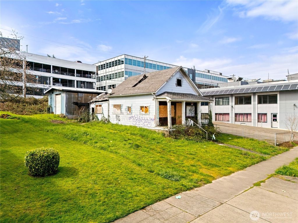 Photo of 1334 Fawcett Avenue, Tacoma, WA 98402 (MLS # 2500655)