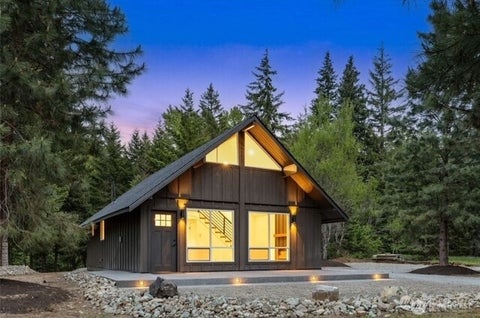 Photo of 90 Sunshine Way, Cle Elum, WA 98922 (MLS # 2588149)