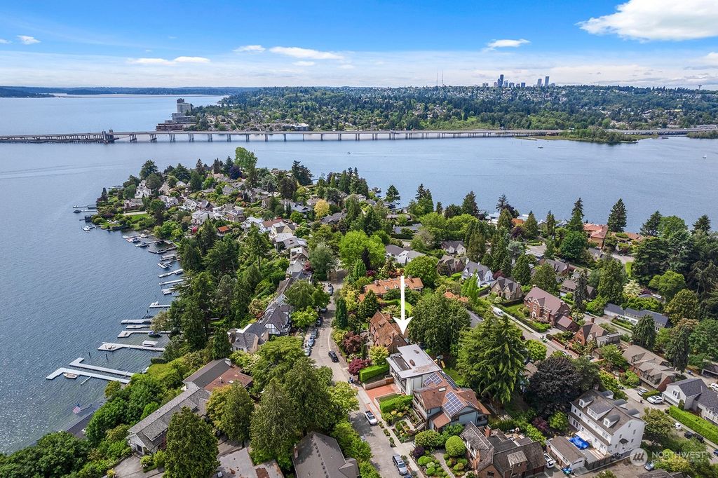 Photo of 3379 47th Avenue NE, Seattle, WA 98105 (MLS # 2241108)