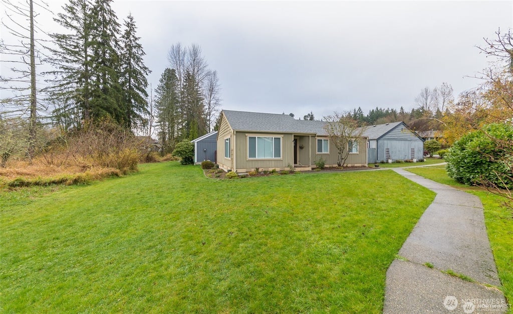Photo of 1426 128th Drive NE, Lake Stevens, WA 98258 (MLS # 2557471)