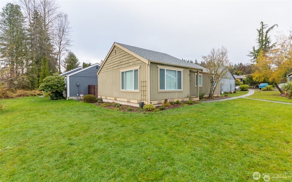 Photo of 1426 128th Drive NE, Lake Stevens, WA 98258 (MLS # 2557471)