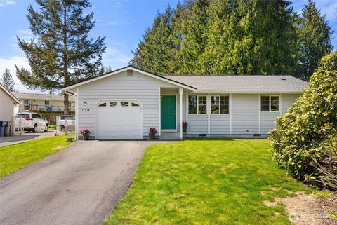 Photo of 11914 27th Court NE, Lake Stevens, WA 98258 (MLS # 2515717)