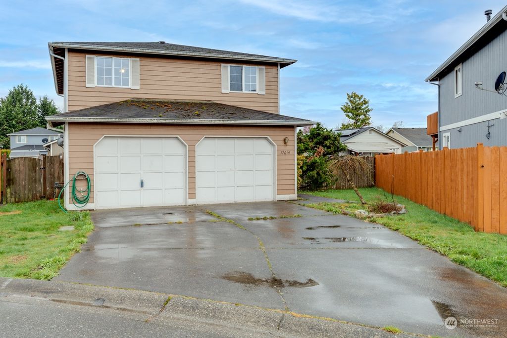 Photo of 17614 29th Avenue NE, Marysville, WA 98271 (MLS # 2205682)