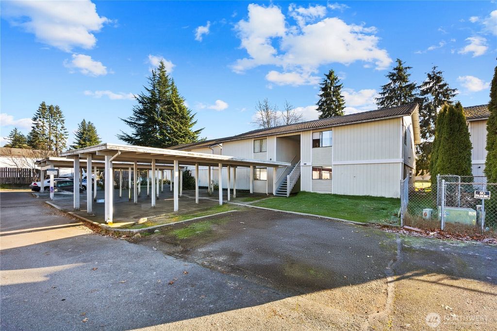 Photo of 2826 D Place SE, Auburn, WA 98002 (MLS # 2473055)