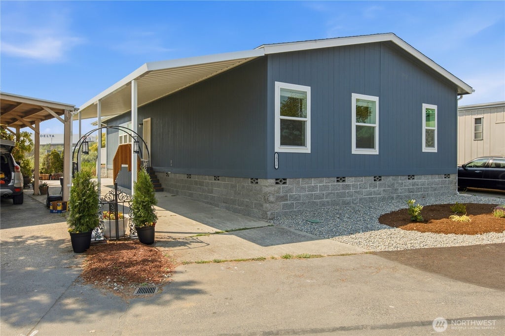 Photo of 18317 32nd Avenue S #340, SeaTac, WA 98188 (MLS # 2569366)
