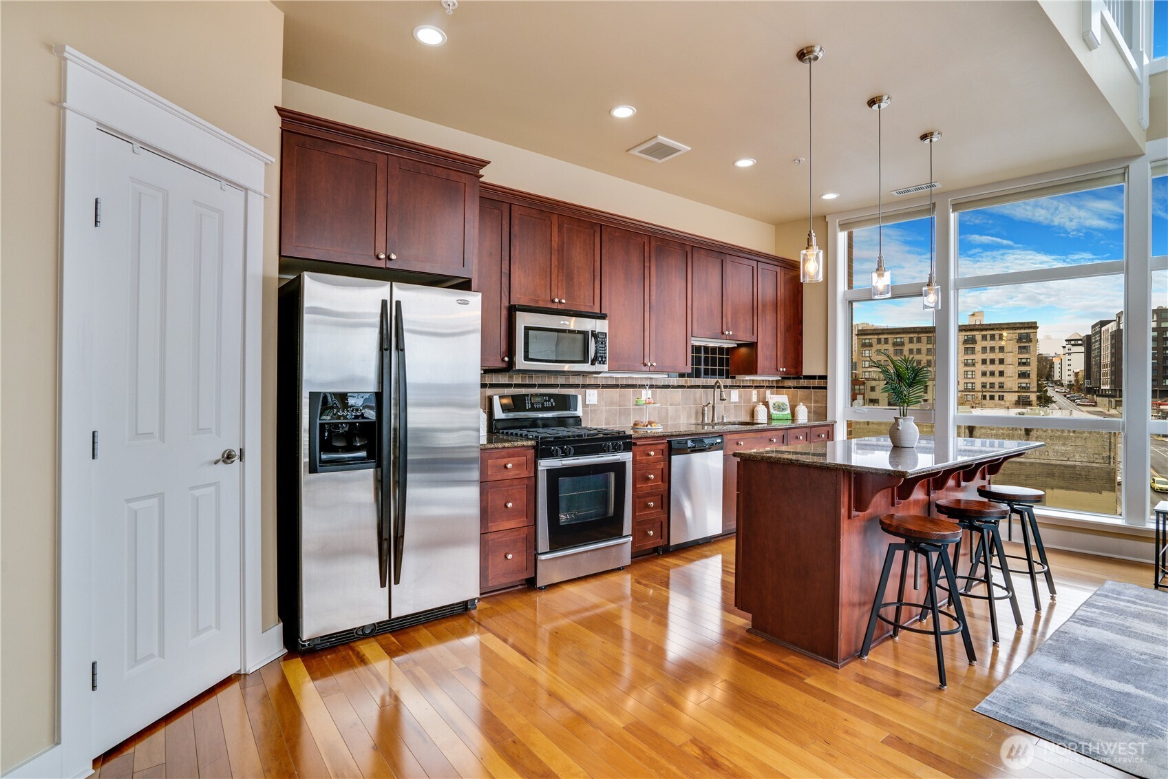 708 Market Street 705