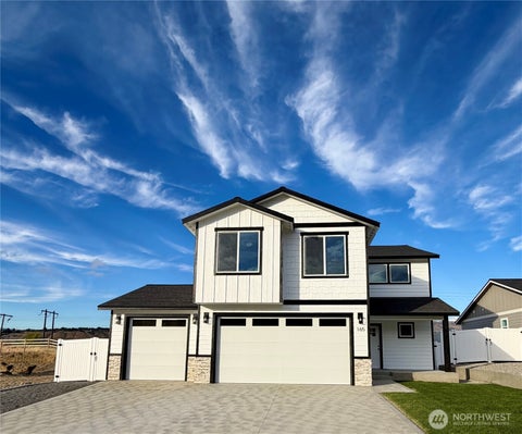 Photo of 165 Country Cottage Lane, Malaga, WA 98828 (MLS # 2590898)