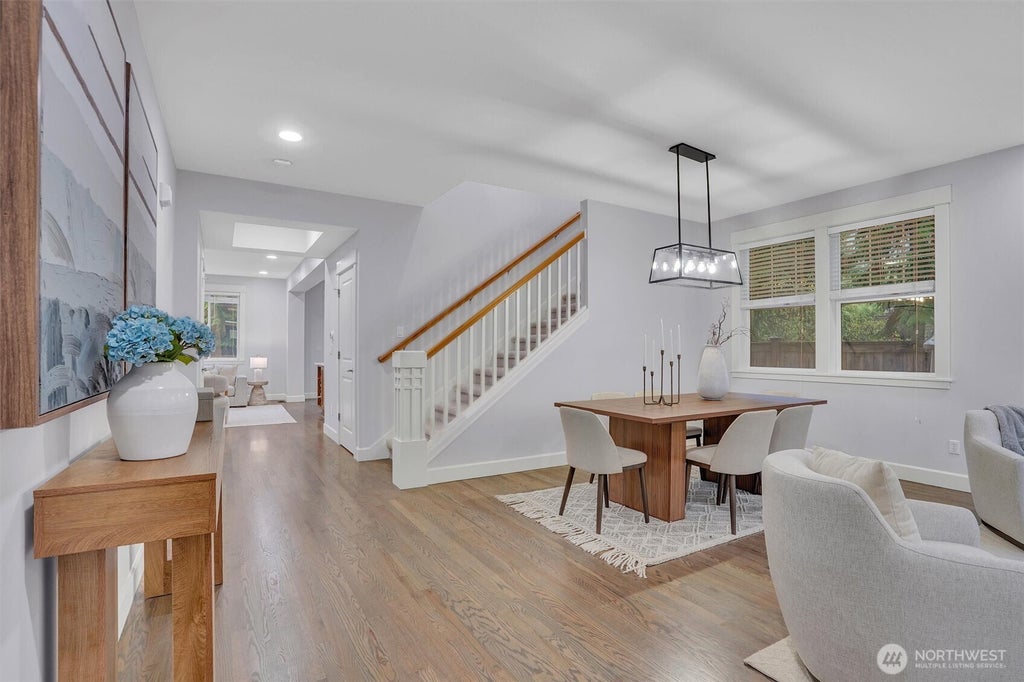 Photo of 17211 NE 117th Way, Redmond, WA 98052 (MLS # 2572354)
