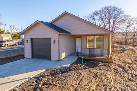 Photo of 419 5th Avenue Ave, Soap Lake, WA 98851 (MLS # 2460479)