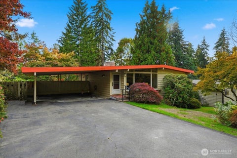 Photo of 3739 NE 192nd Street, Lake Forest Park, WA 98155 (MLS # 2591578)