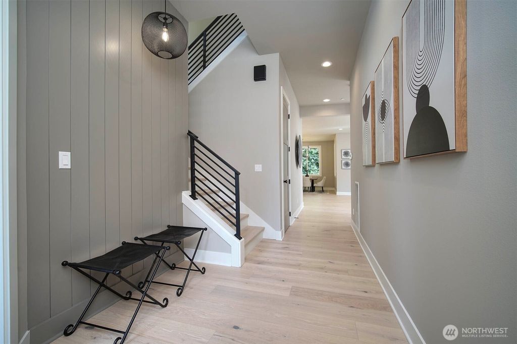 Photo of 12818 NE 65th Lane, Kirkland, WA 98033 (MLS # 2453020)