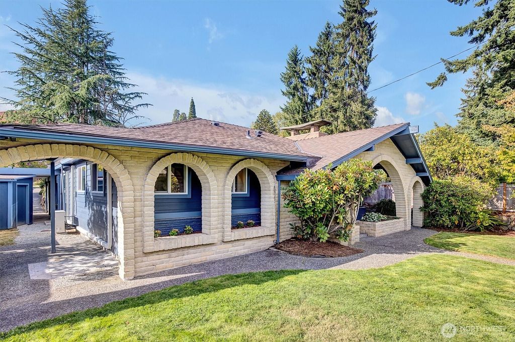 Photo of 15535 26th Avenue NE, Shoreline, WA 98155 (MLS # 2444303)