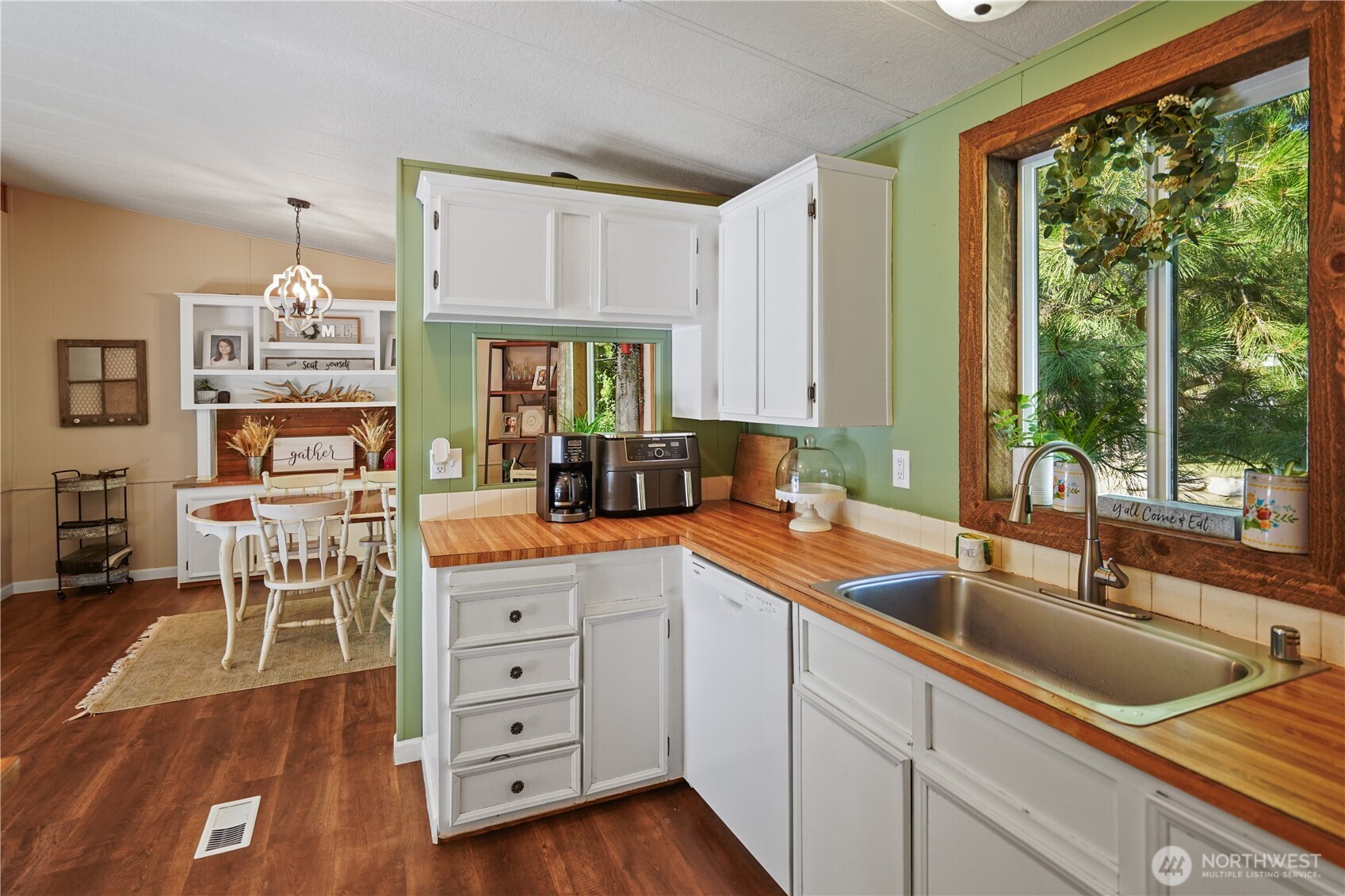 Leavenworth, Washington 98826, United States, 3 Bedrooms Bedrooms, ,2 BathroomsBathrooms,Residential,Active,164719