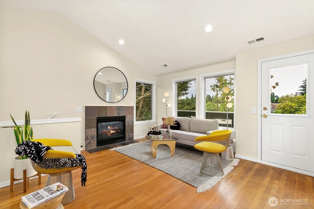 Photo of 5708 Roosevelt Way NE, Seattle, WA 98105 (MLS # 2398964)