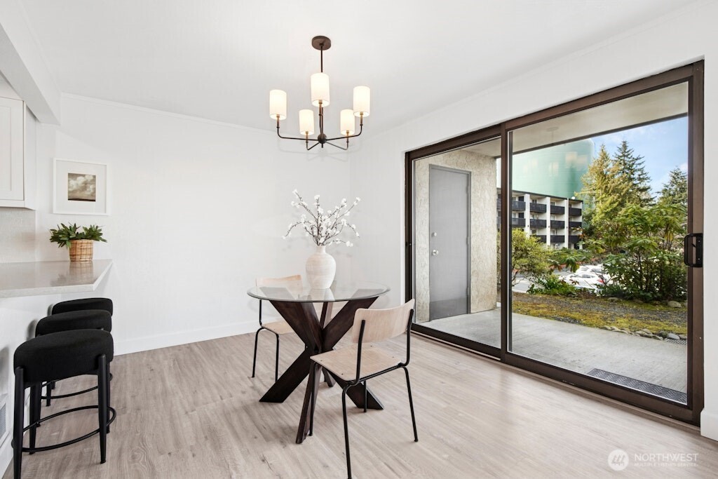 1706 NE 179th C102