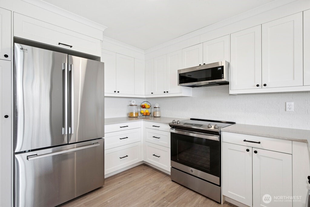 1706 NE 179th C102