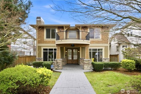 Photo of 217 7th Avenue W, Kirkland, WA 98033 (MLS # 2528370)