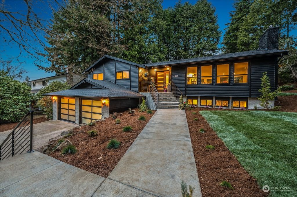 Photo of 4014 NE 185th Street, Lake Forest Park, WA 98155 (MLS # 2049721)