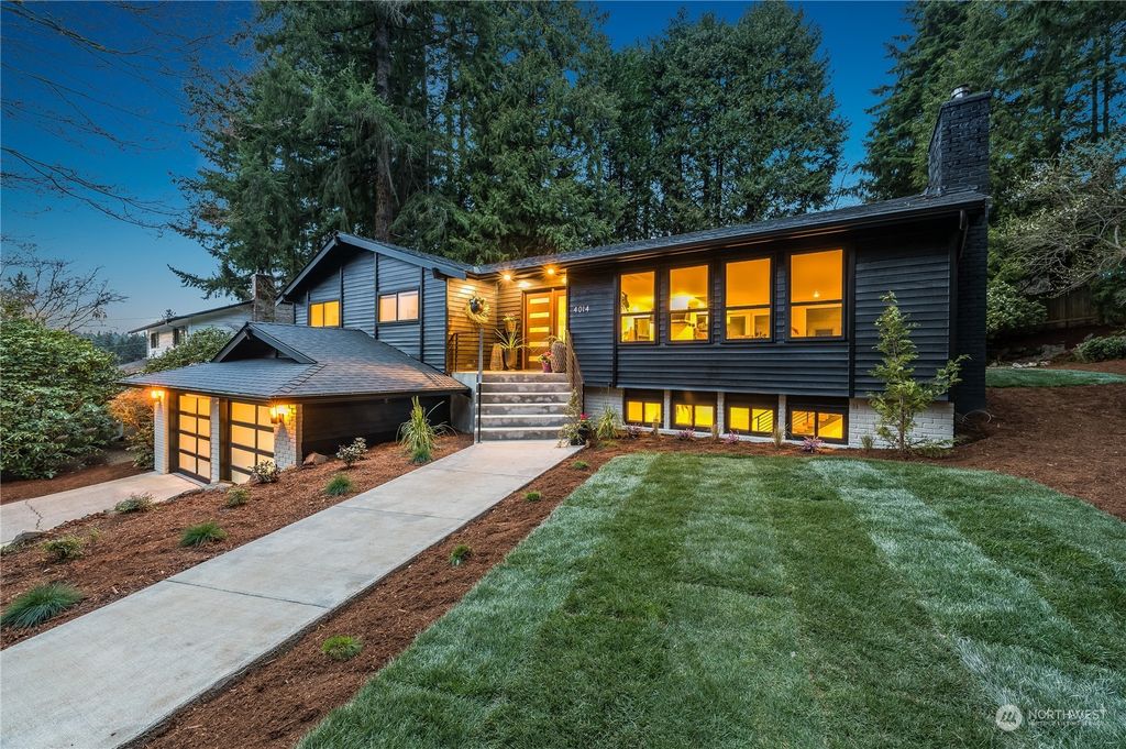 Photo of 4014 NE 185th Street, Lake Forest Park, WA 98155 (MLS # 2049721)