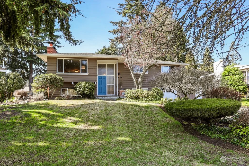 Photo of 22618 87th Place W, Edmonds, WA 98026 (MLS # 2048301)
