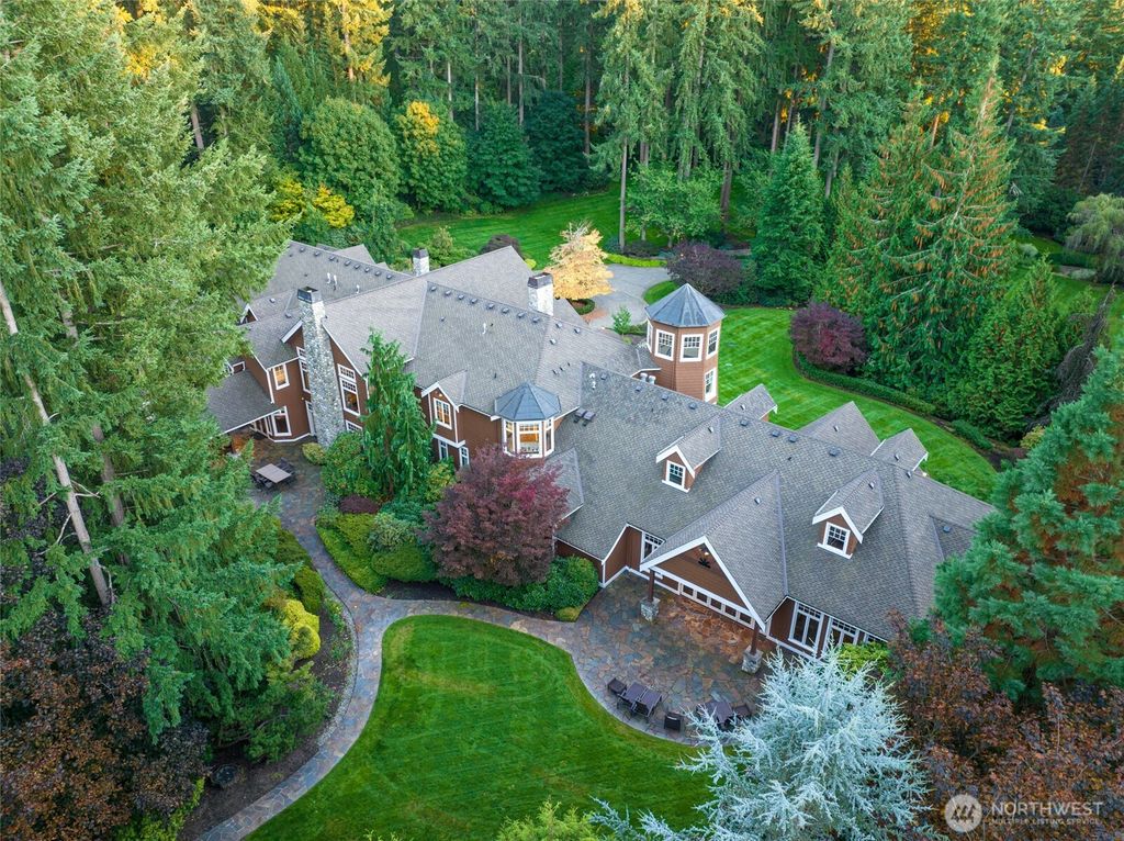 Photo of 21520 NE 87th Place, Redmond, WA 98053 (MLS # 2347261)