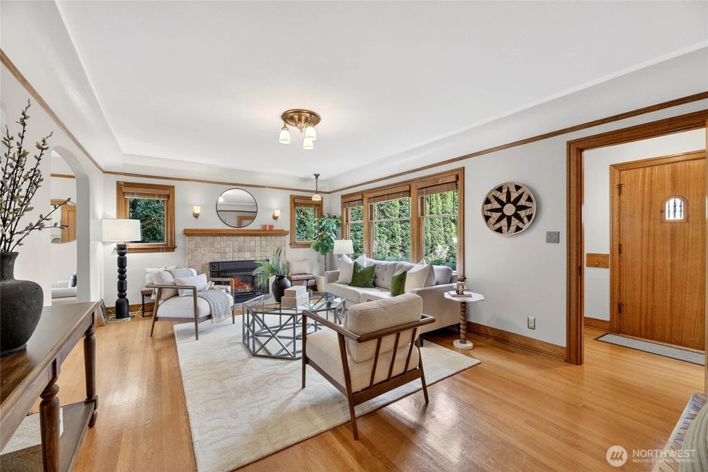 Photo of 4036 44th Avenue SW, Seattle, WA 98116 (MLS # 2527570)