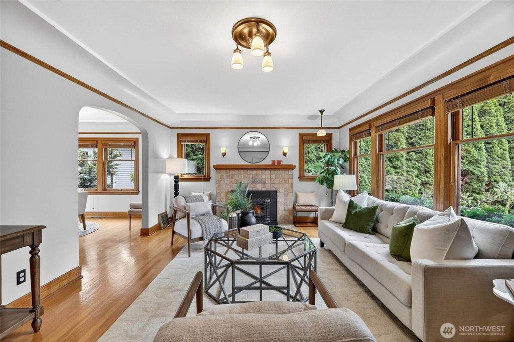 Photo of 4036 44th Avenue SW, Seattle, WA 98116 (MLS # 2527570)