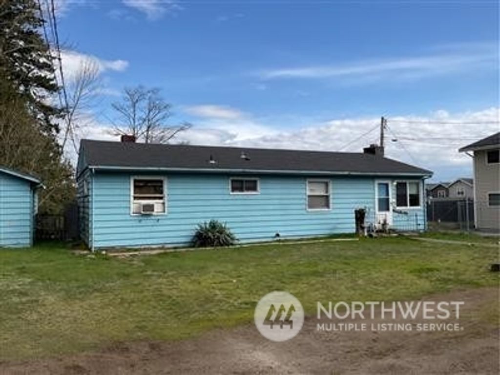 Photo of 31224 28th Avenue S, Federal Way, WA 98003 (MLS # 2196735)