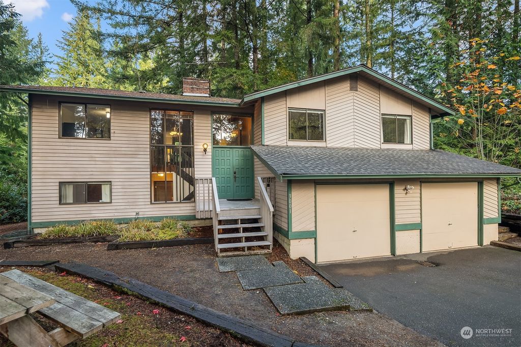 Photo of 3001 255th Avenue SE, Sammamish, WA 98075 (MLS # 2025805)
