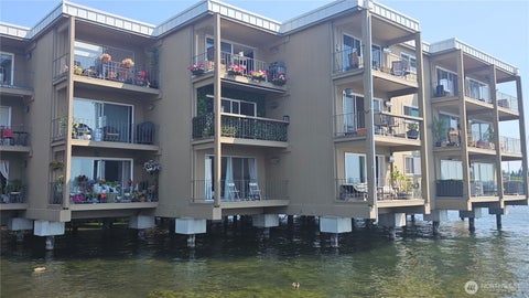 Photo of 65 Kirkland Avenue #102, Kirkland, WA 98033 (MLS # 2554078)