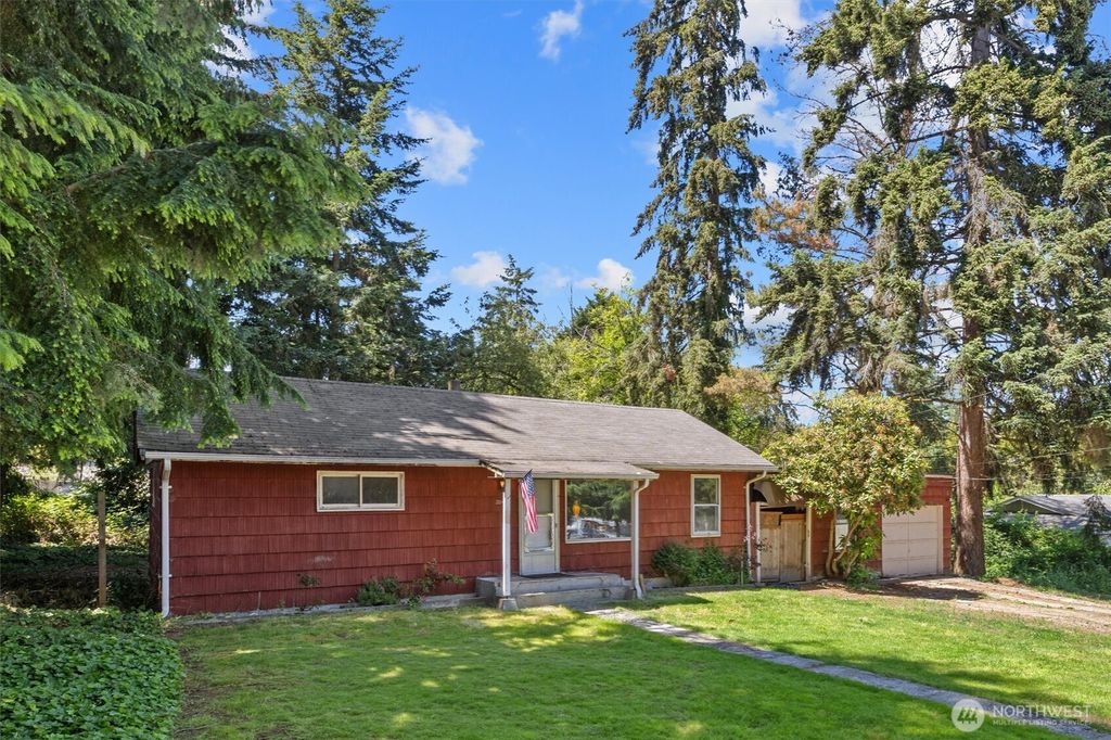 Photo of 20430 52nd Avenue W, Lynnwood, WA 98036 (MLS # 2540803)