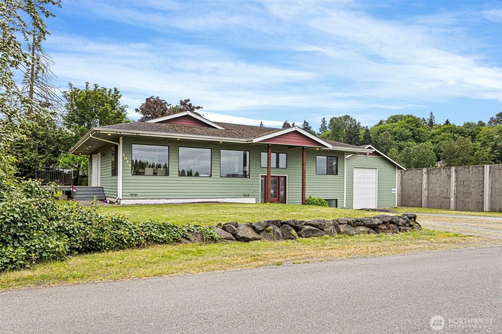 Photo of 5011 S 138th Street, Tukwila, WA 98168 (MLS # 2517693)