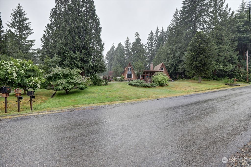 Photo of 16629 SE 235th Street, Kent, WA 98042 (MLS # 2183542)