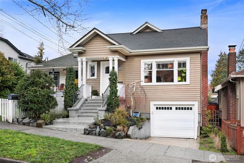 Photo of 920 N 75th Street, Seattle, WA 98103 (MLS # 2483411)