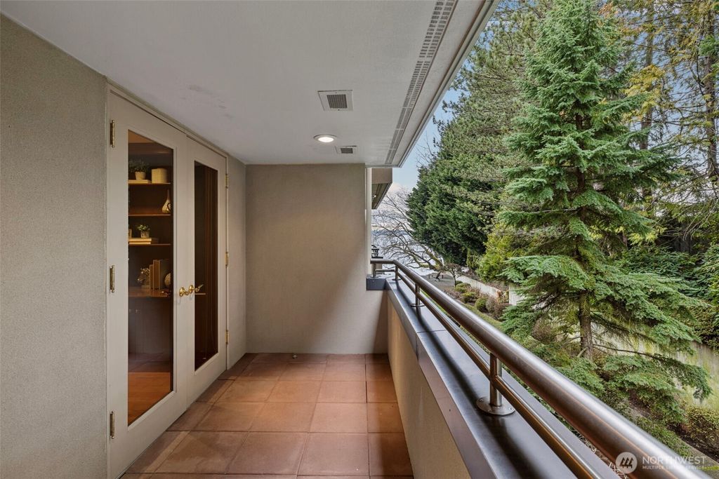 listing image 9361481569054014690