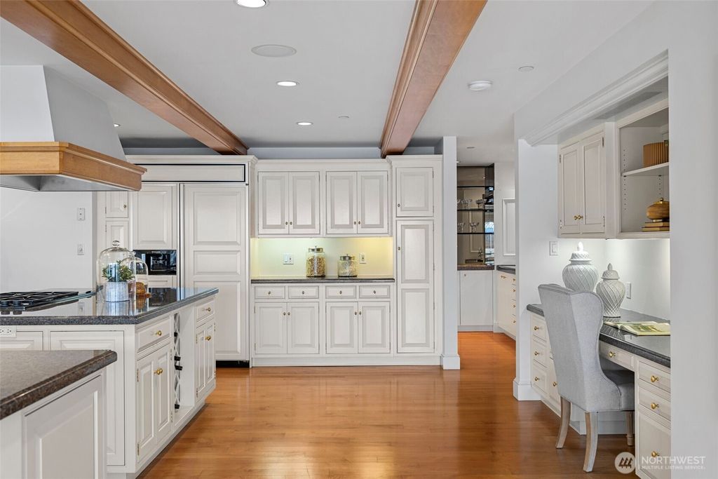 listing image 9364553906953813118