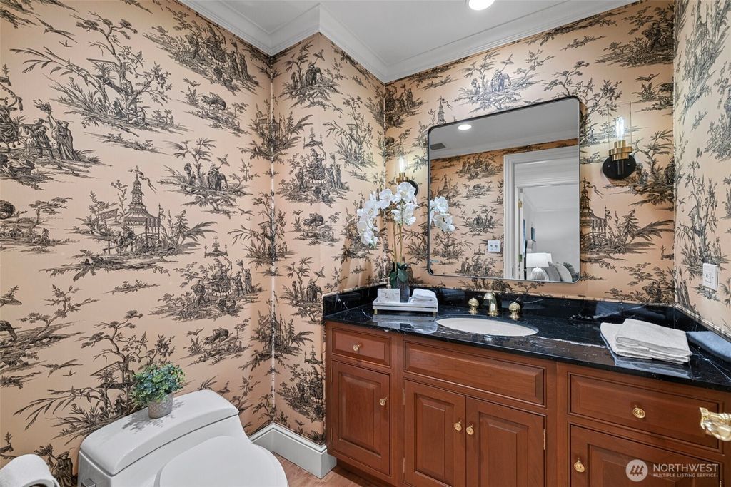 listing image 9367276893209384117