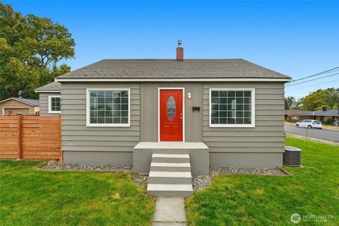 Photo of 1804 Melrose St, Walla Walla, WA 99362 (MLS # 2447463)