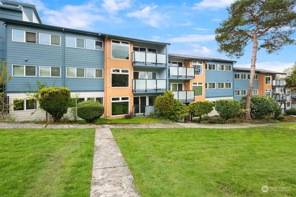 Photo of 15144 65th Avenue S #410, Tukwila, WA 98188 (MLS # 2060419)