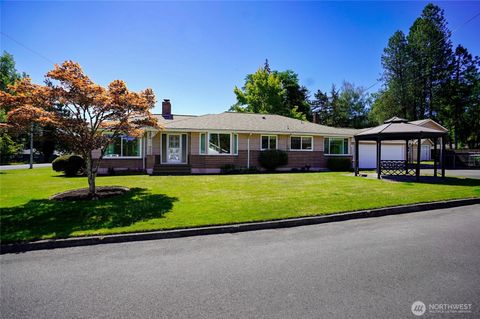 Photo of 102 Laurel Place PL, Longview, WA 98632 (MLS # 2550812)
