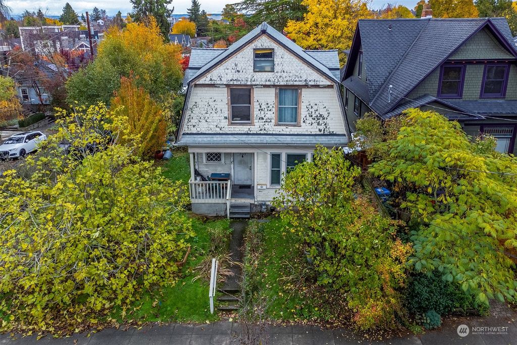 Photo of 2022 Warren Avenue N, Seattle, WA 98109 (MLS # 2183001)