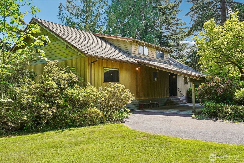 Photo of 21417 Snag Island Drive E, Lake Tapps, WA 98391 (MLS # 2536039)