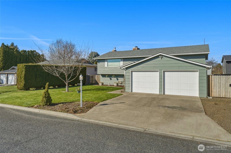 1267 SE Constitution Drive