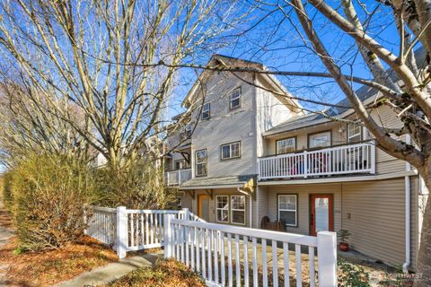 Photo of 202 24th Avenue E #6, Seattle, WA 98112 (MLS # 2473220)